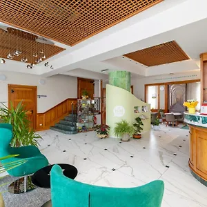 Hotel Maggiore, Bolonia