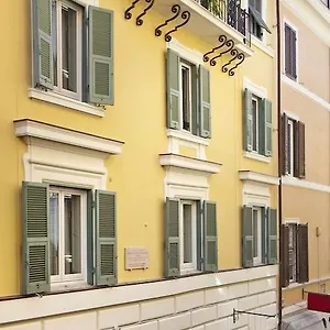 *** Pensión Garibaldi Piazza Di Spagna Italia